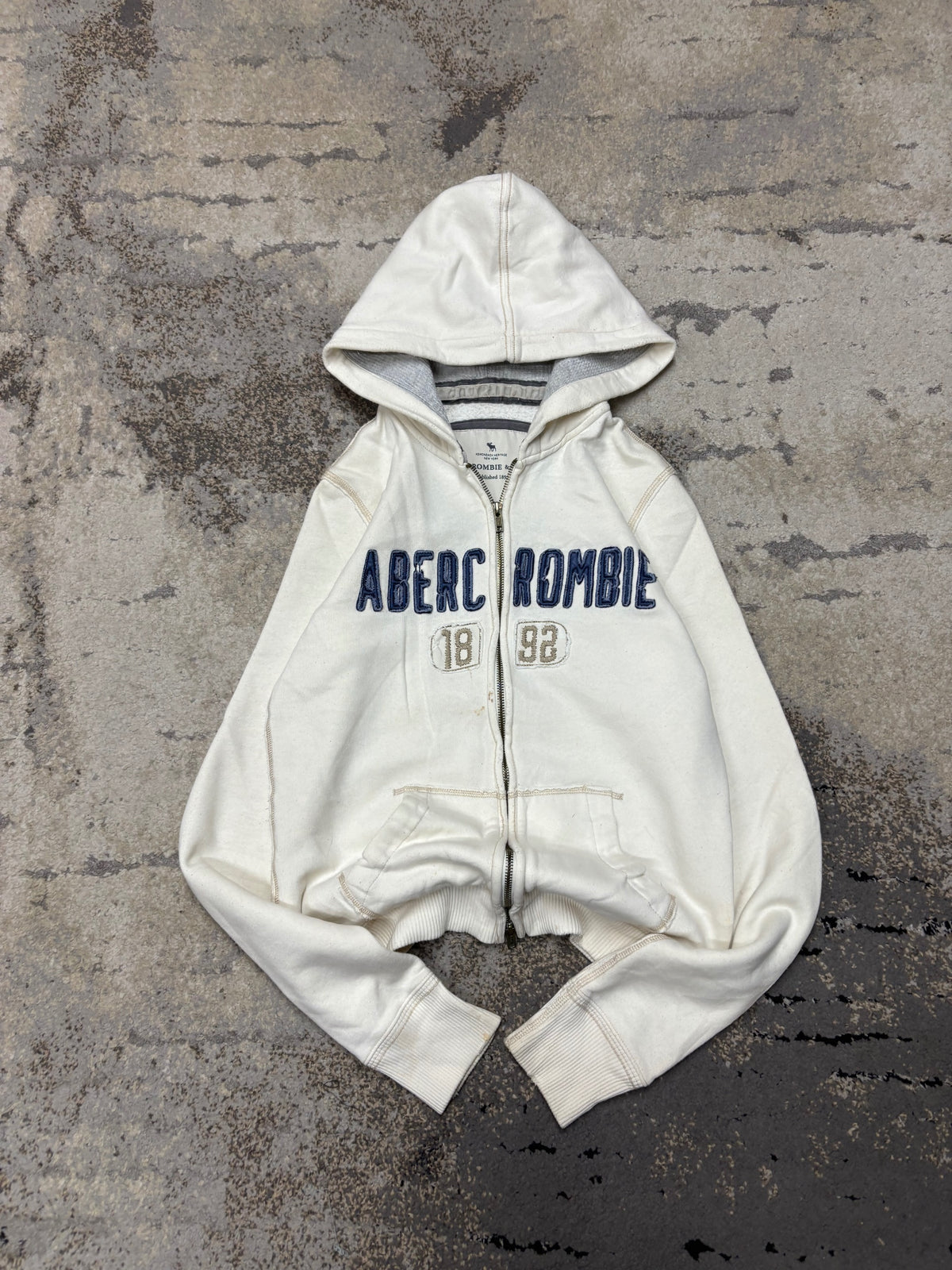 Bluza Abercrombie & Fitch, damskie w dobrym stanie rozmiar M, widok z przodu
