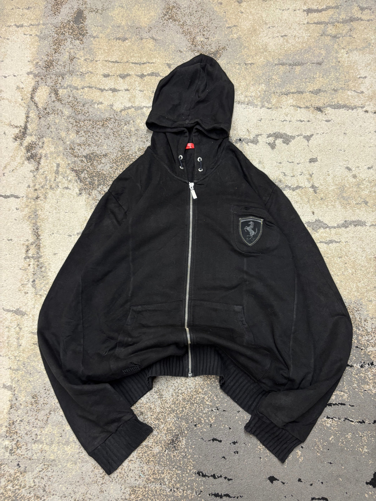 Bluza Puma xFerrari Vintage retro y2k, męskie w bardzo dobrym stanie rozmiar XL, widok z przodu