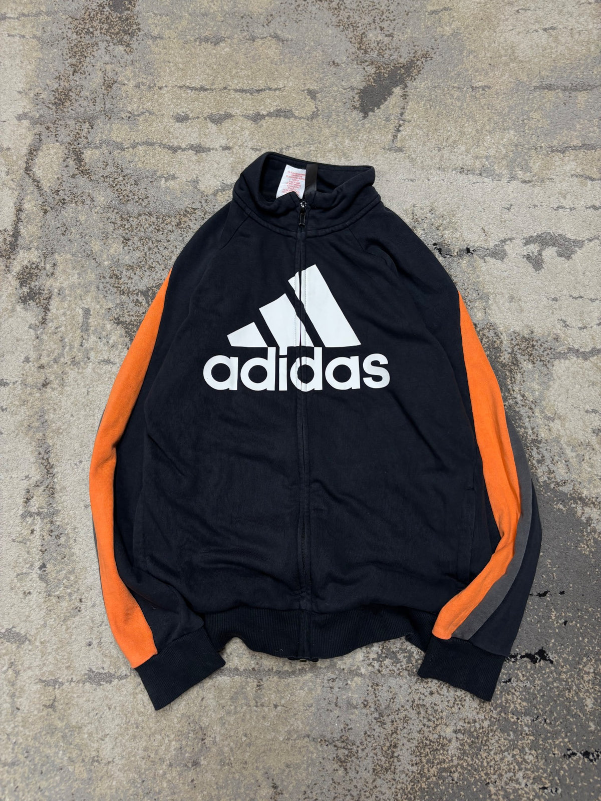 Bluza Adidas zipp, dziecięce w bardzo dobrym stanie rozmiar 164 cm / 14 lat, widok z przodu