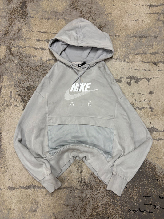 Bluza Nike hoodie, damskie w dobrym stanie rozmiar S, widok z przodu
