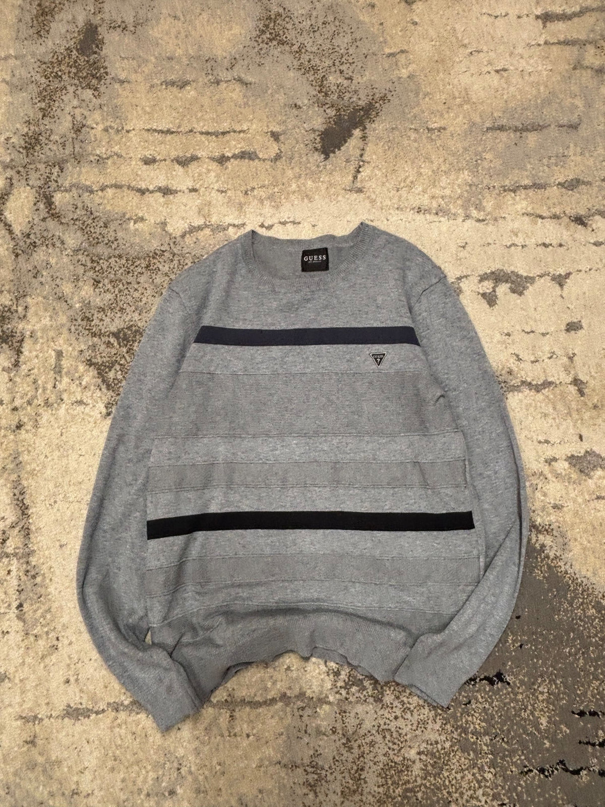 Sweter męski guess, męskie w bardzo dobrym stanie rozmiar S, widok z przodu