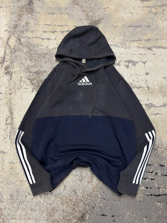 Bluza Adidas hoodie, męskie w dobrym stanie rozmiar M, widok z przodu