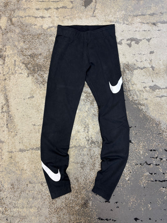 Legginsy Nike, damskie w bardzo dobrym stanie rozmiar S, widok z przodu