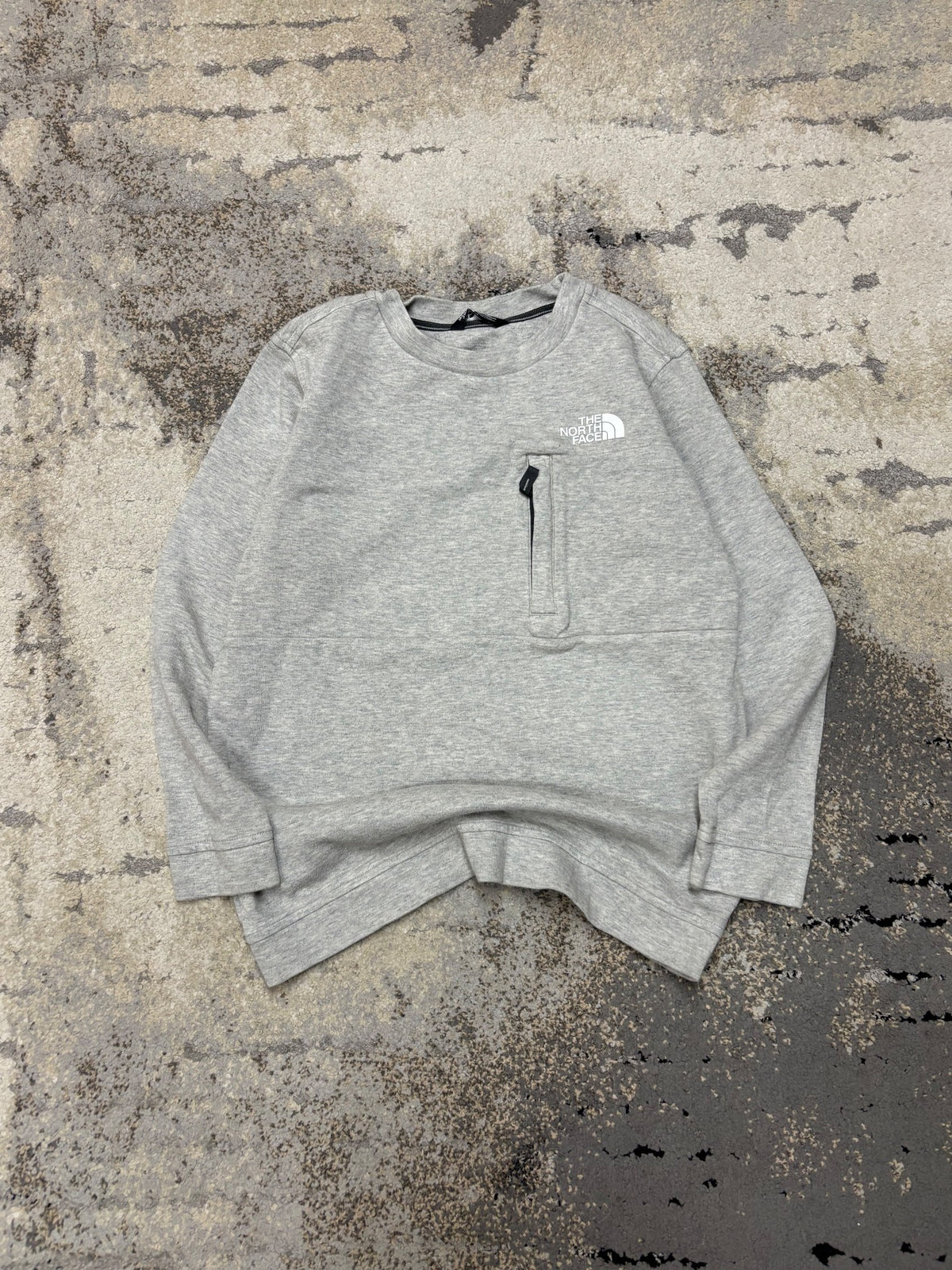 Bluza The North Face crevneck, dziecięce w bardzo dobrym stanie rozmiar L, widok z przodu