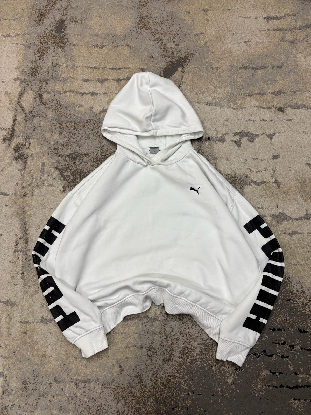 Bluza Puma hoodie, damskie w bardzo dobrym stanie rozmiar M, widok z przodu