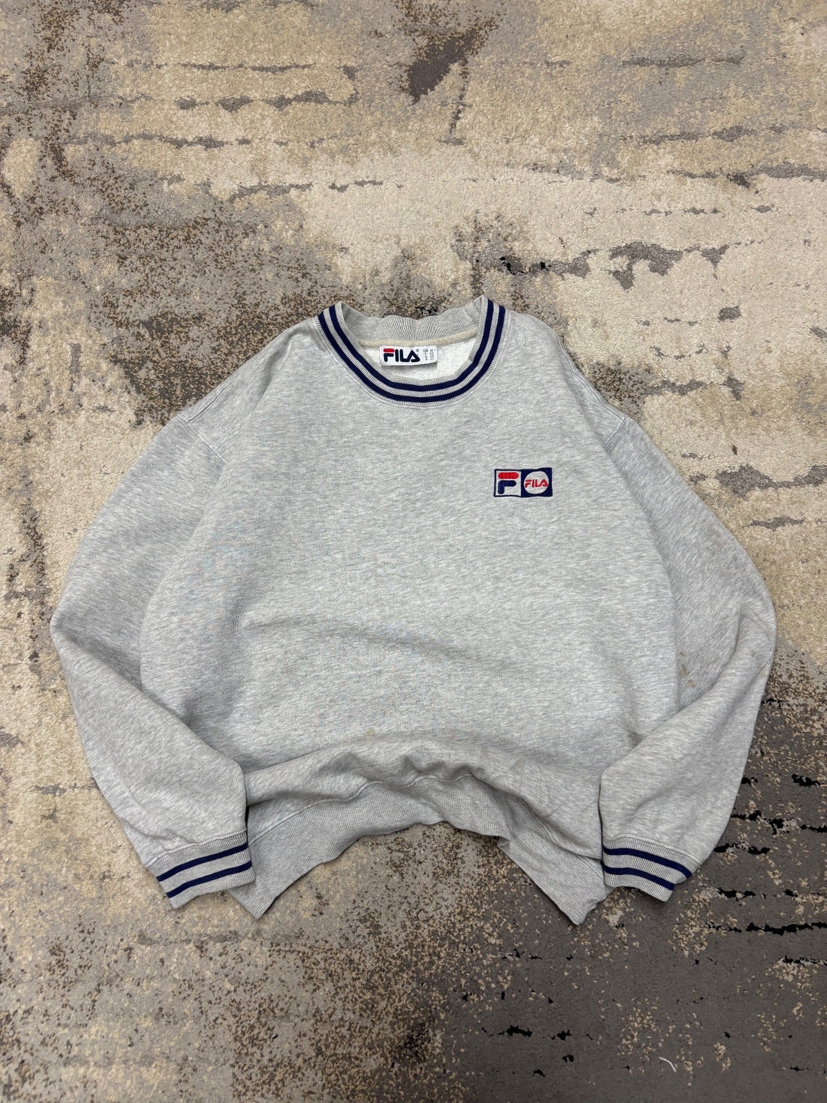 Bluza Fila crevneck, męskie w bardzo dobrym stanie rozmiar M, widok z przodu