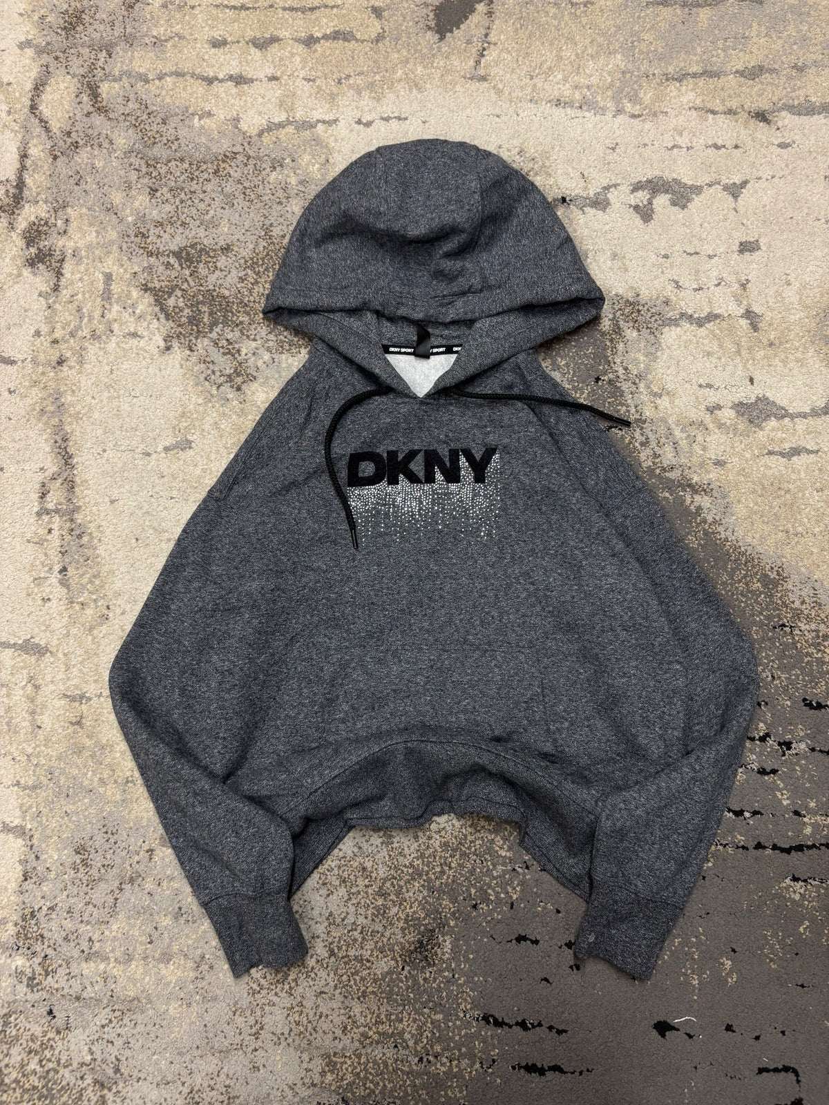 Bluza DKNY hoodie, damskie w bardzo dobrym stanie rozmiar S, widok z przodu