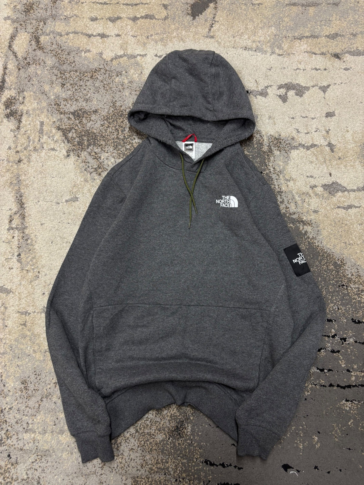 Bluza The North Face hoodie, męskie w bardzo dobrym stanie rozmiar S, widok z przodu