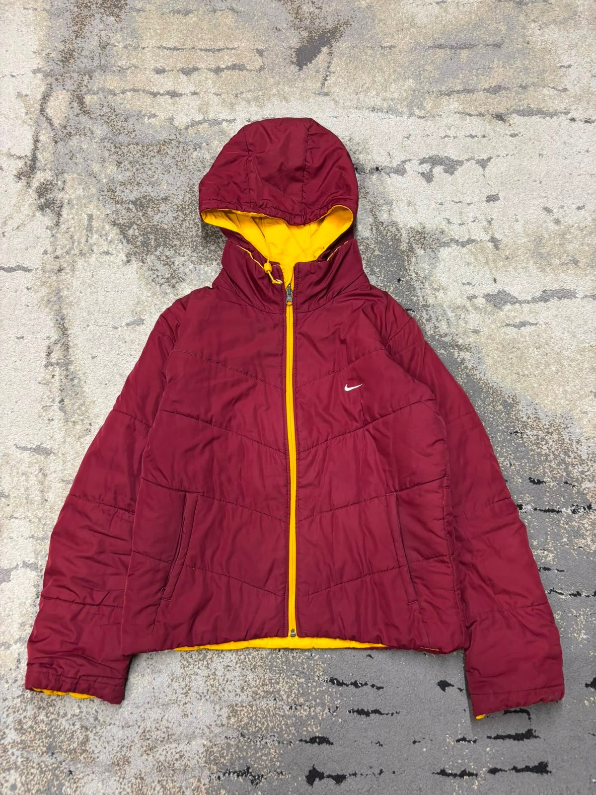 Kurtka dwustronna ocieplana Nike vintage retro y2k, damskie w bardzo dobrym stanie rozmiar S, widok z przodu