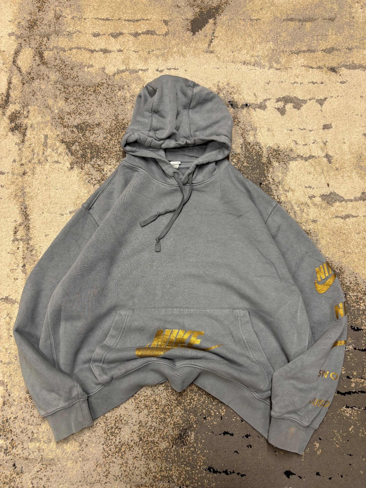Bluza Nike hoodie, męskie w dobrym stanie rozmiar XL, widok z przodu
