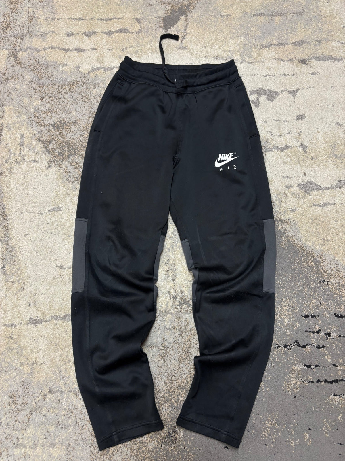 Dresy Nike, dziecięce w bardzo dobrym stanie rozmiar 158 cm / 13 lat, detal