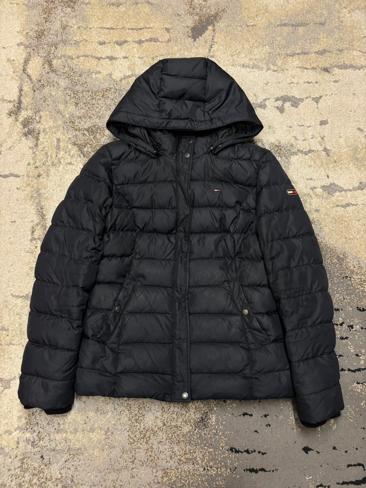 Kurtka damska zimowa puchowa Tommy Hilfiger, damskie w bardzo dobrym stanie rozmiar L, widok z przodu