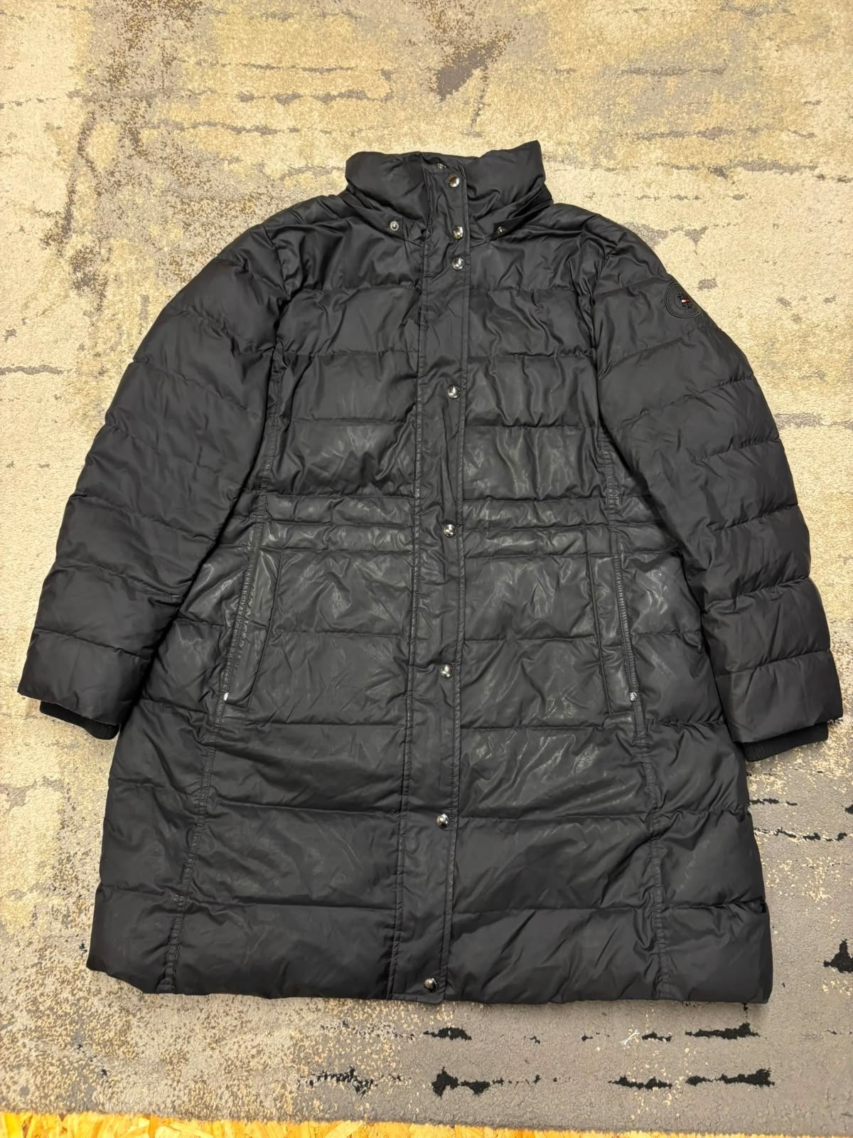 Kurtka zimowa puchowa Tommy Hilfiger, damskie w bardzo dobrym stanie rozmiar XL, widok z przodu