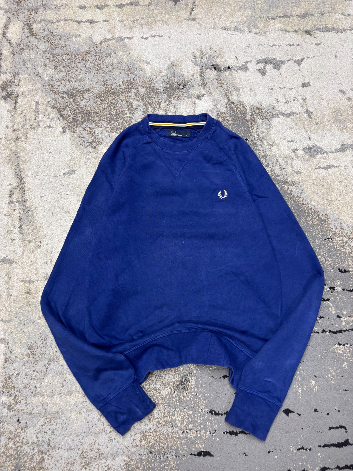 Bluza Fred Perry crevneck, męskie w bardzo dobrym stanie rozmiar XS, widok z przodu
