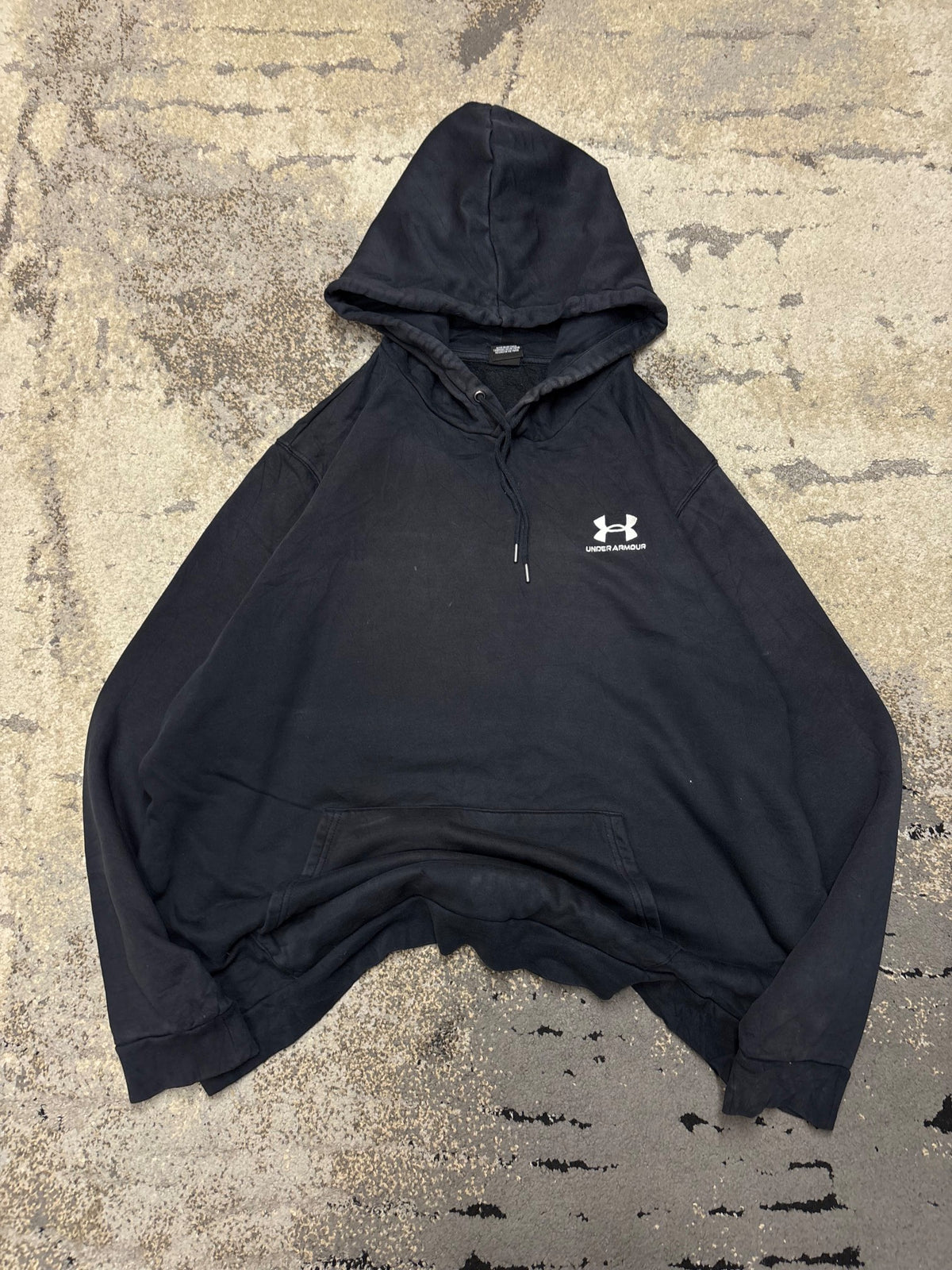 Bluza Under Armour hoodie, męskie w bardzo dobrym stanie rozmiar XXL, widok z przodu