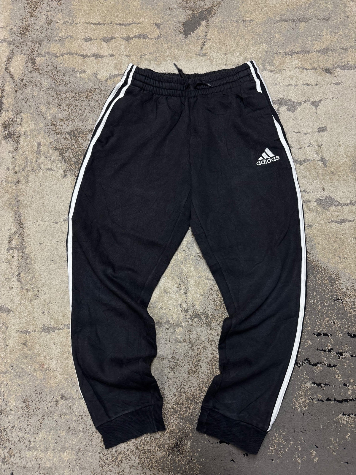 Dresy Adidas, damskie w bardzo dobrym stanie rozmiar S, widok z przodu
