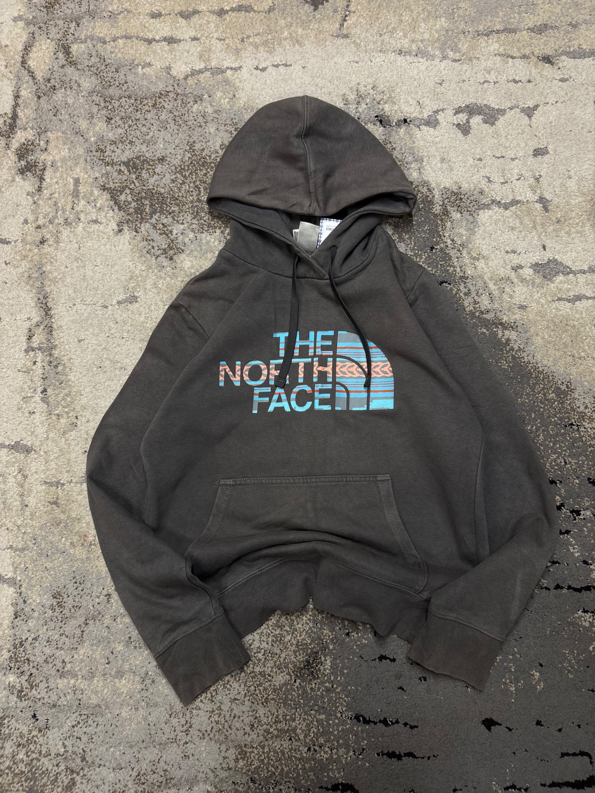 Bluza The North Face hoodie, damskie w bardzo dobrym stanie rozmiar M, widok z przodu