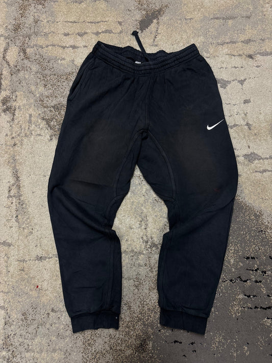Dresy Nike, męskie w bardzo dobrym stanie rozmiar M, widok z przodu