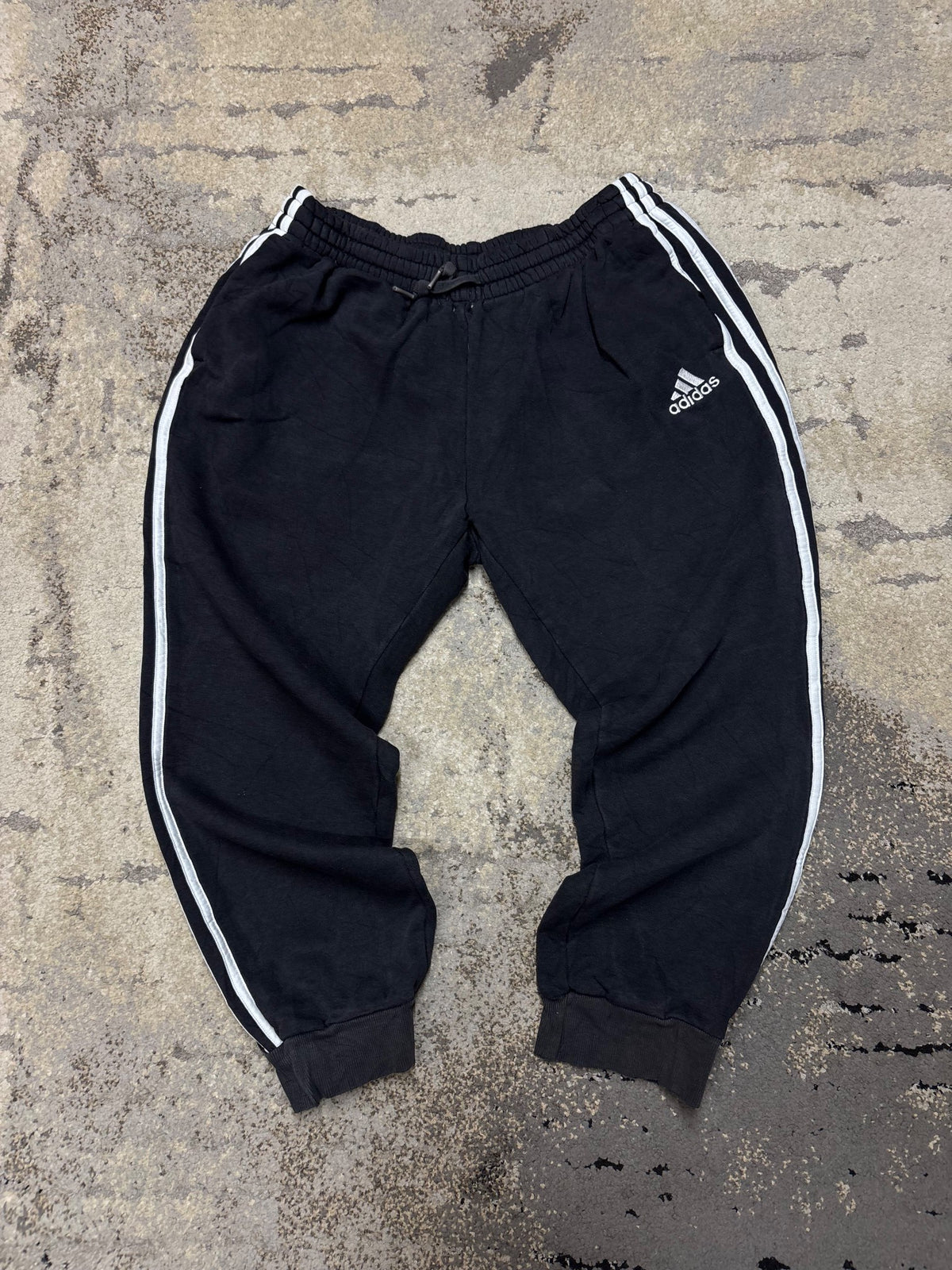 Dresy Adidas, męskie w bardzo dobrym stanie rozmiar L, widok z przodu