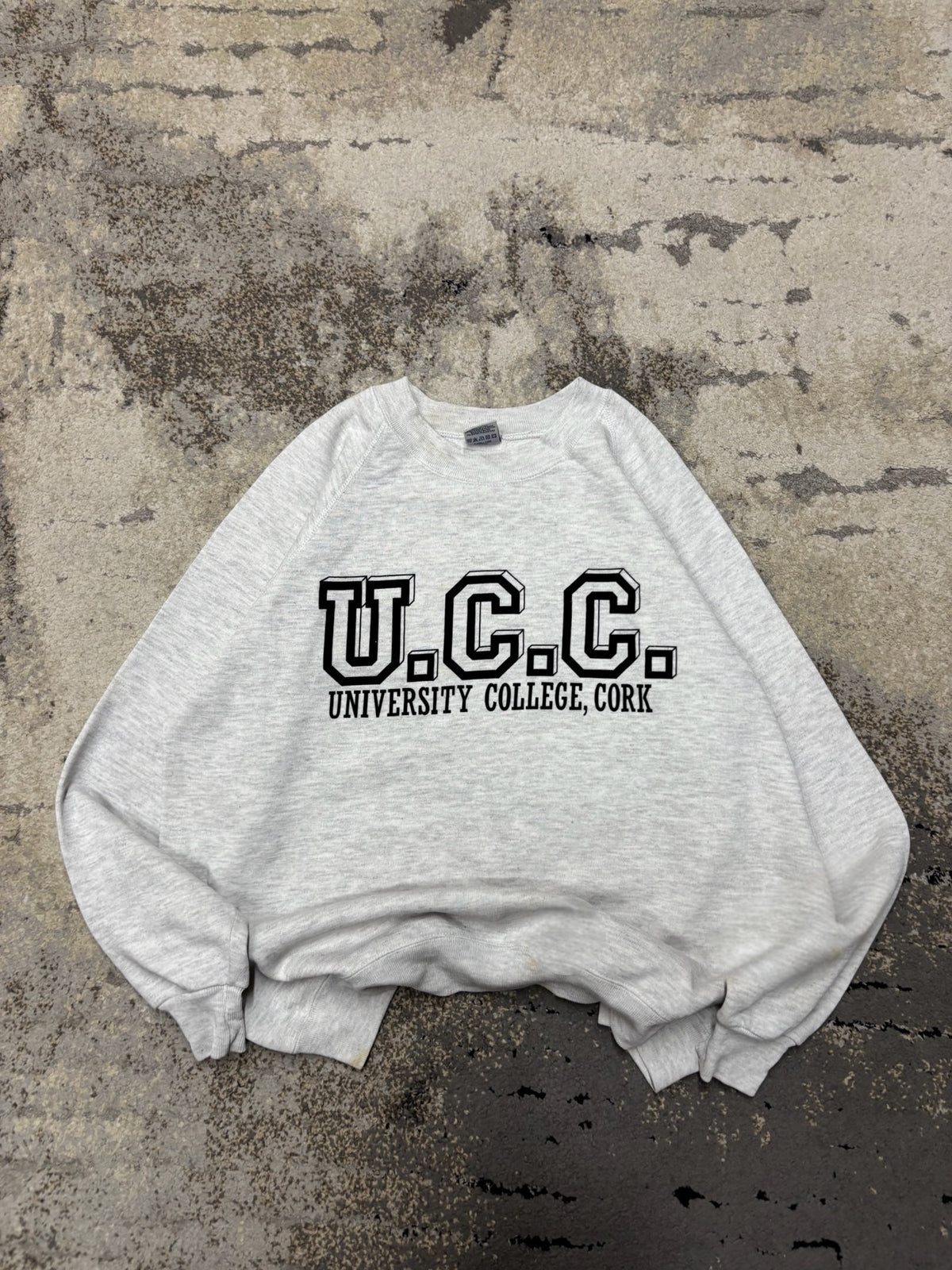 Bluza Japan style retro y2k crevneck, damskie w bardzo dobrym stanie rozmiar L, widok z przodu