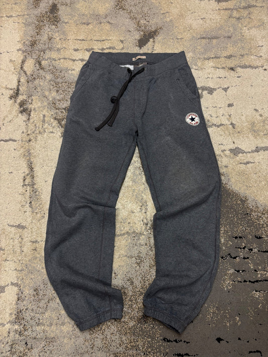 Dresy Converse, damskie w bardzo dobrym stanie rozmiar M, widok z przodu