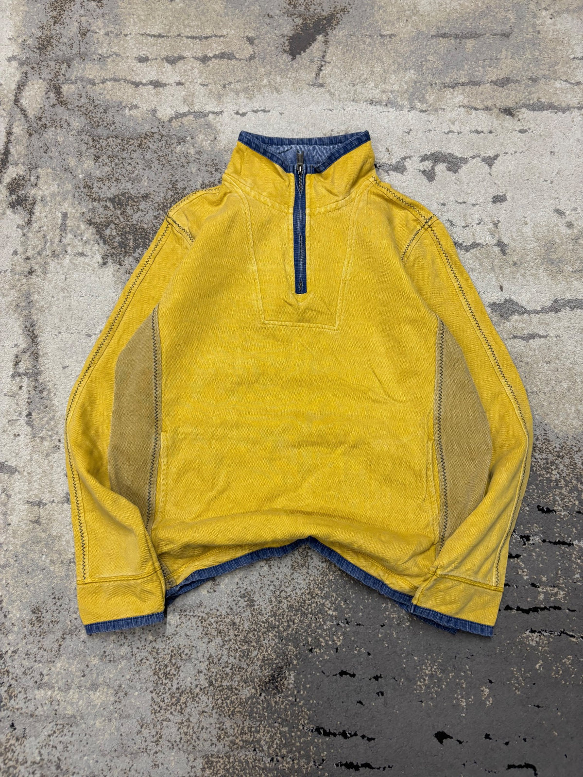 Bluza Japan style retro y2k, damskie w bardzo dobrym stanie rozmiar M, widok z przodu