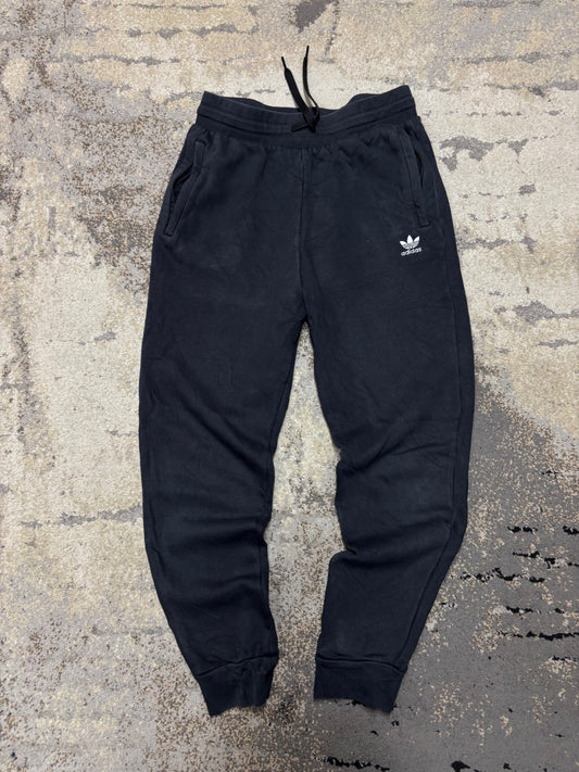 Dresy Adidas, dziecięce w bardzo dobrym stanie rozmiar 164 cm / 14 lat, widok z przodu