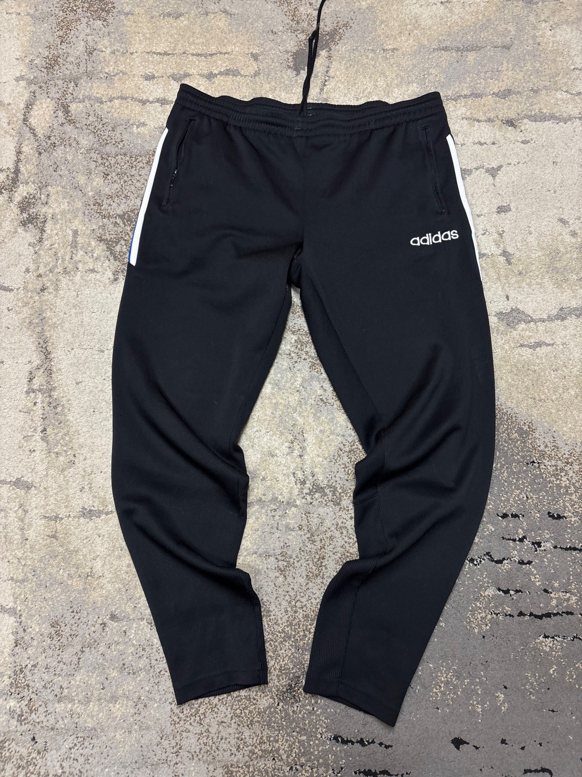 Dresy Adidas, męskie w bardzo dobrym stanie rozmiar L, widok z przodu