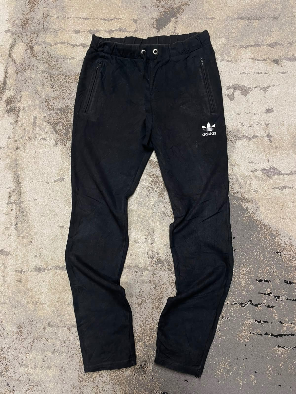 Dresy Adidas, męskie w bardzo dobrym stanie rozmiar M, detal