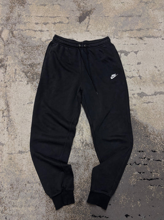 Dresy Nike Basic haft Logo, męskie w bardzo dobrym stanie rozmiar S, widok z przodu