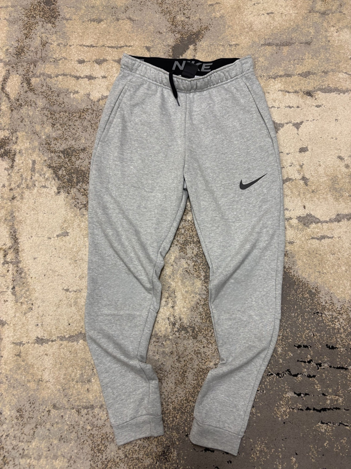 Dresy Nike Dri-fit, męskie w bardzo dobrym stanie rozmiar S, widok z przodu