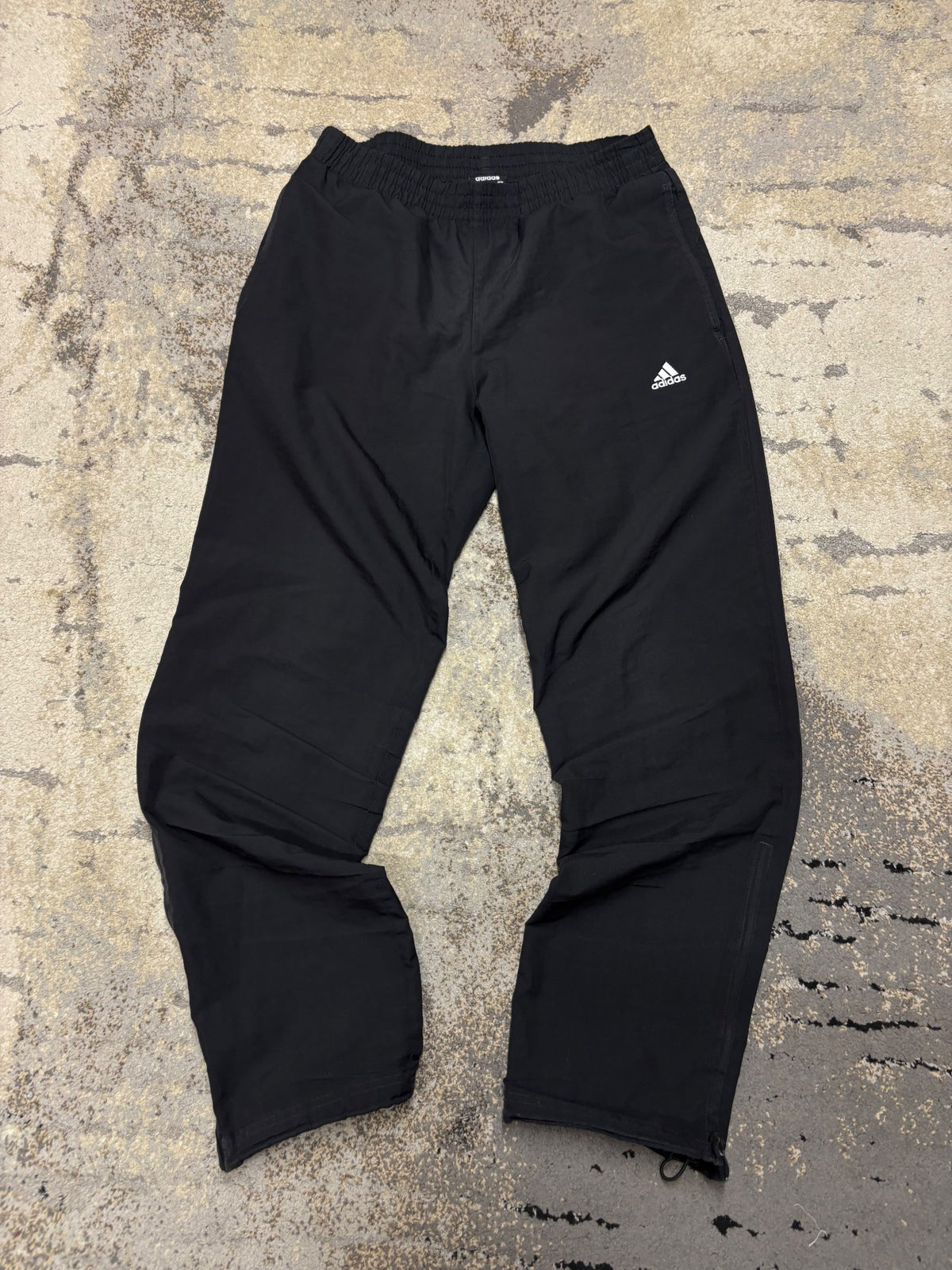 Dresy szelesty Adidas Vintage, męskie w bardzo dobrym stanie rozmiar S, widok z przodu