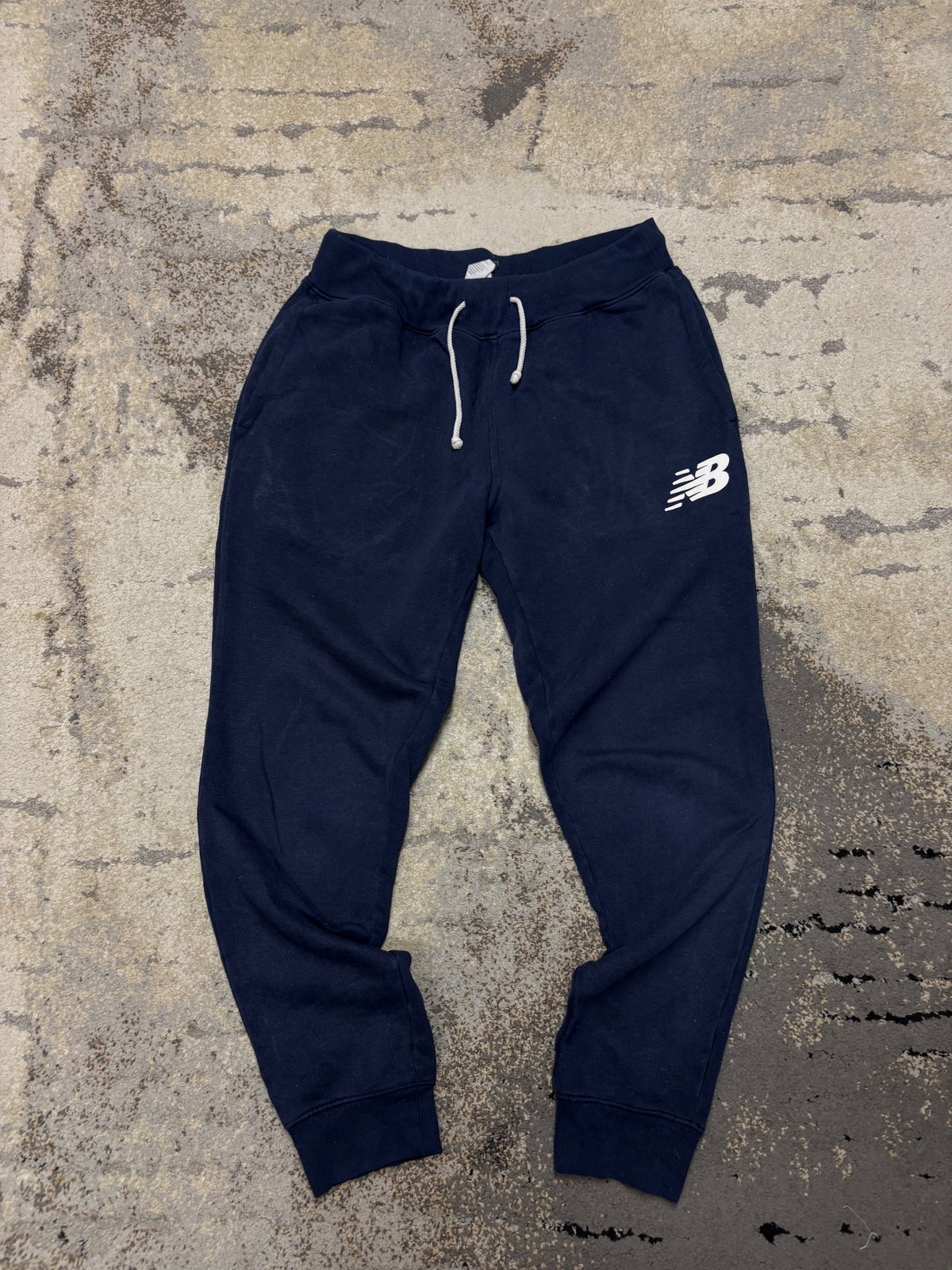 Dresy New Balance, męskie w bardzo dobrym stanie rozmiar M, widok z przodu