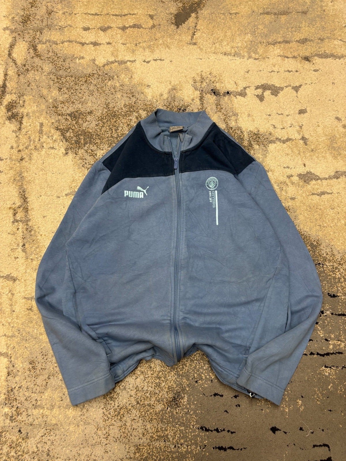 Bluza Puma zipp, męskie w bardzo dobrym stanie rozmiar M, detal