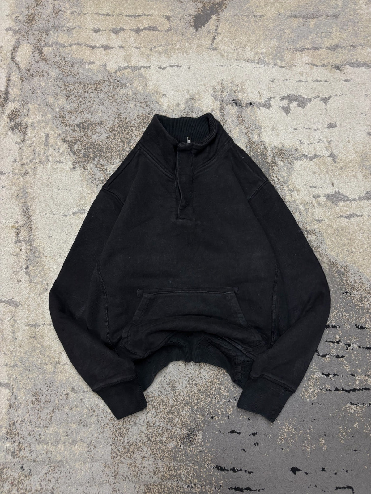 Bluza Gap crevneck, damskie w bardzo dobrym stanie rozmiar S, detal