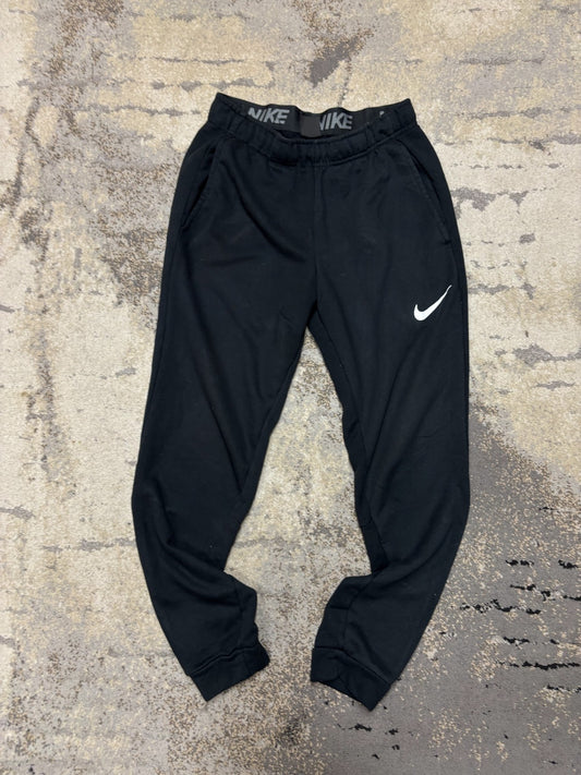 Dresy Nike Dri-fit, męskie w bardzo dobrym stanie rozmiar S, widok z przodu