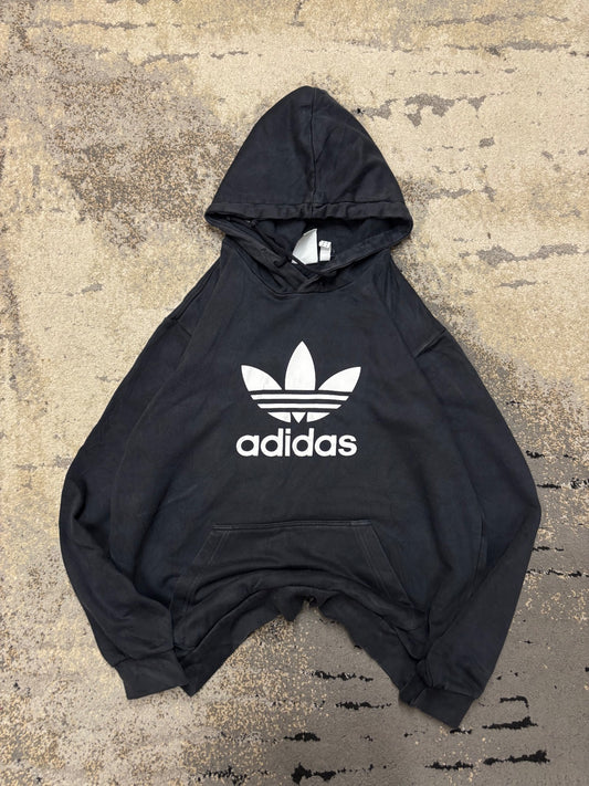 Bluza Adidas hoodie, męskie w bardzo dobrym stanie rozmiar M, widok z przodu