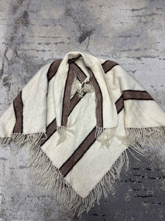 Japan Style Ponczo vintage retro y2k, damskie w bardzo dobrym stanie rozmiar M, widok z przodu