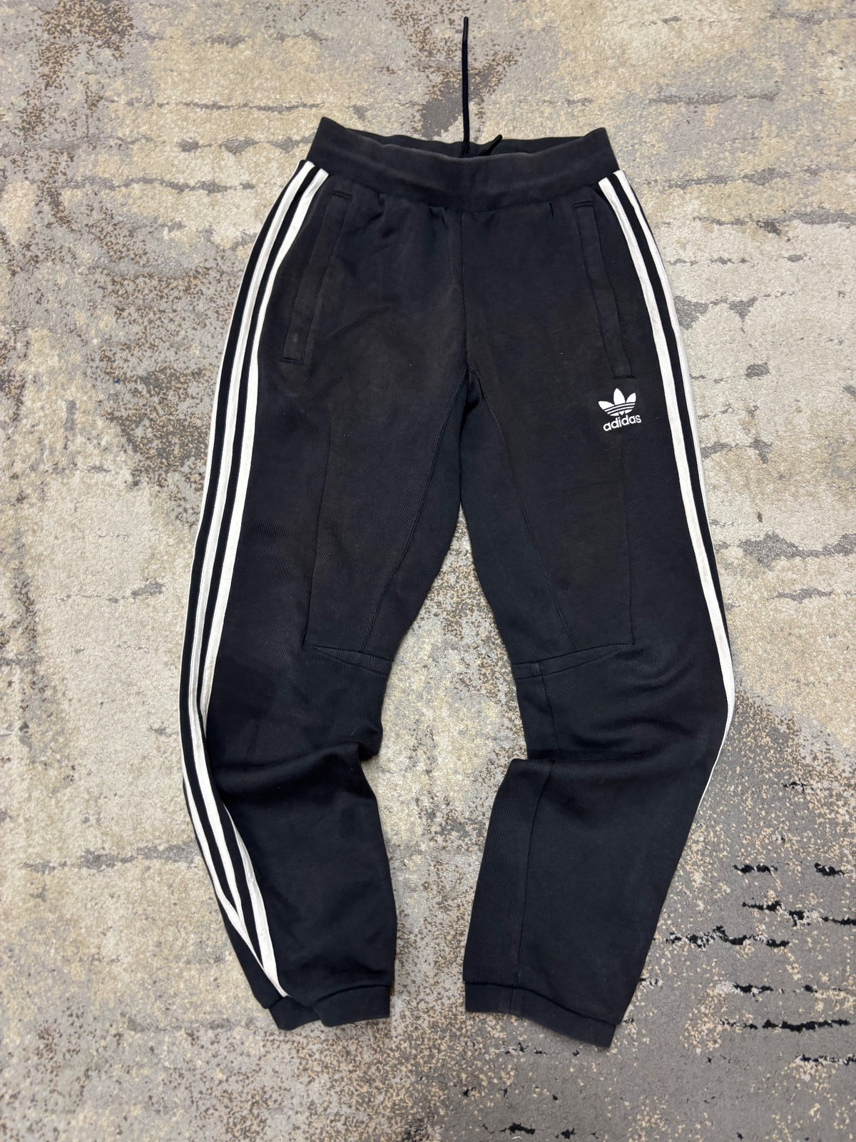Dresy Adidas, męskie w bardzo dobrym stanie rozmiar S, widok z przodu