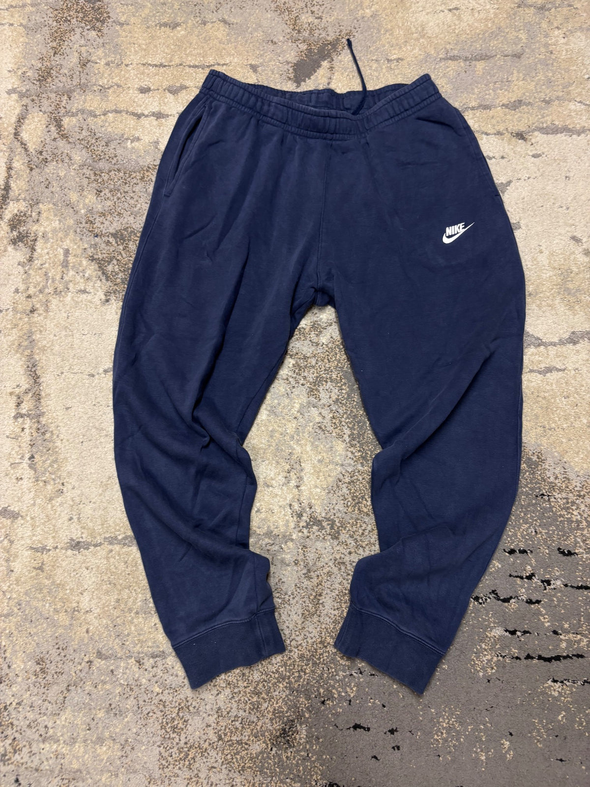 Dresy Nike, męskie w bardzo dobrym stanie rozmiar L, widok z przodu