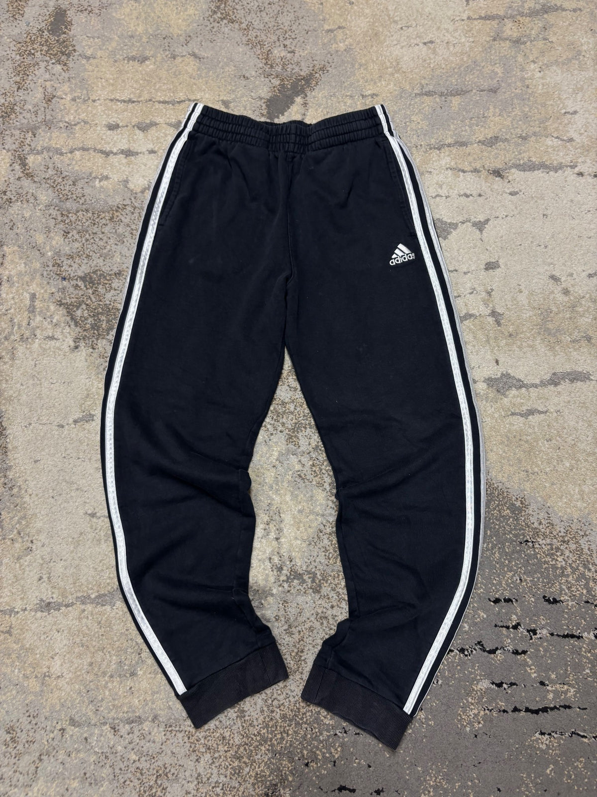 Dresy Adidas, męskie w bardzo dobrym stanie rozmiar S, widok z przodu