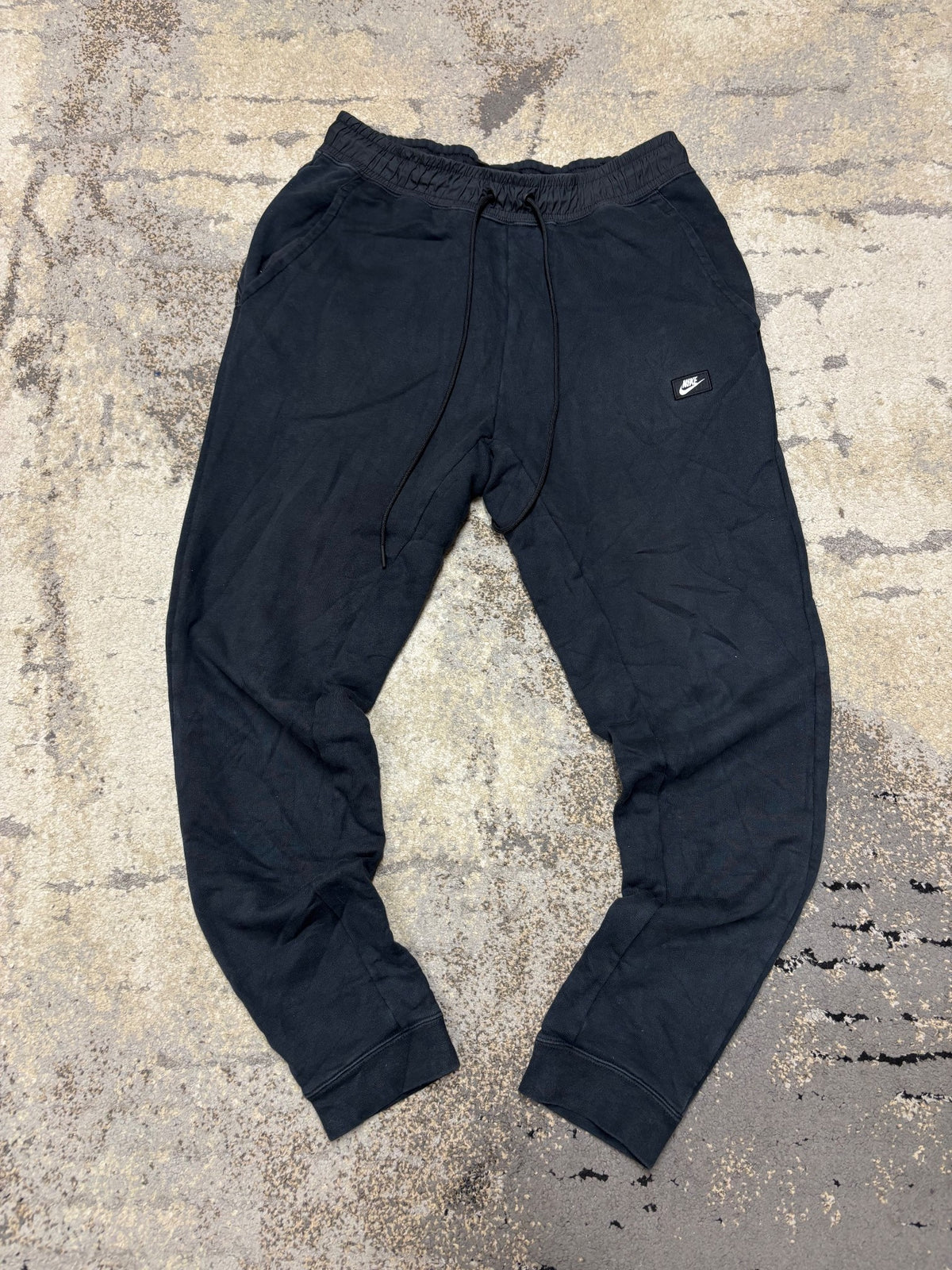 Dresy Nike, męskie w bardzo dobrym stanie rozmiar M, widok z przodu