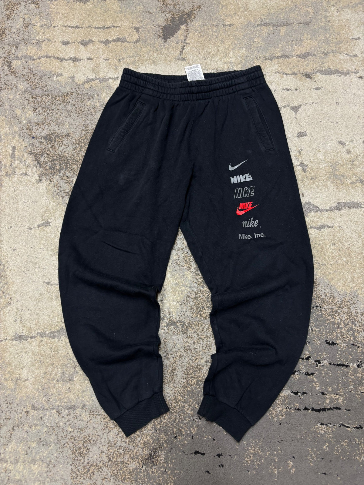 Dresy Nike, dziecięce w bardzo dobrym stanie rozmiar 158 cm / 13 lat, widok z przodu