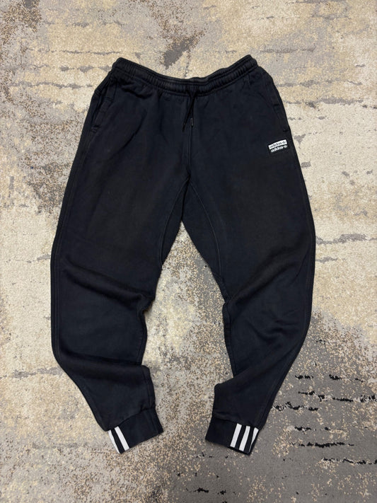 Dresy Adidas, dziecięce w bardzo dobrym stanie rozmiar 176 cm / 16 lat, widok z przodu