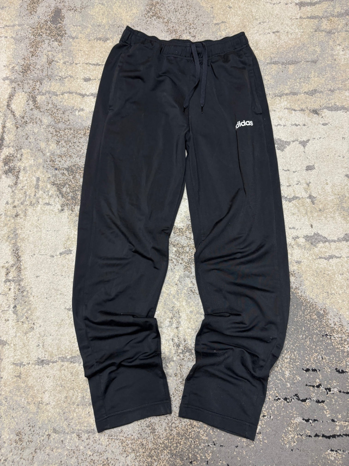 Dresy Adidas, męskie w bardzo dobrym stanie rozmiar M, detal