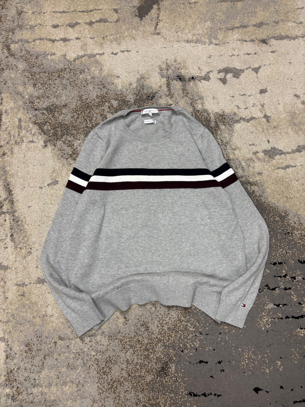 Sweterek Tommy Hilfiger, damskie w bardzo dobrym stanie rozmiar S, detal