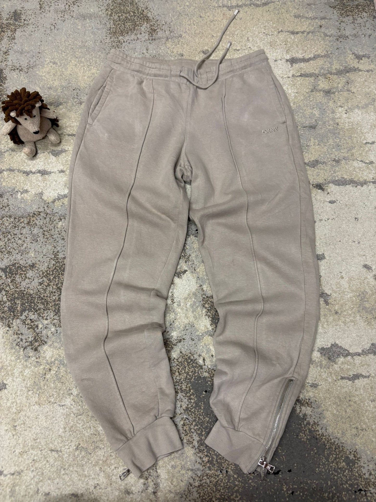 Dresy damskie DKNY