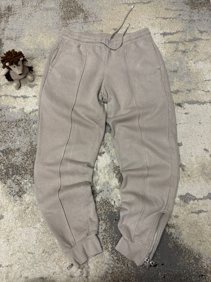 Dresy damskie DKNY