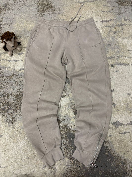Dresy damskie DKNY
