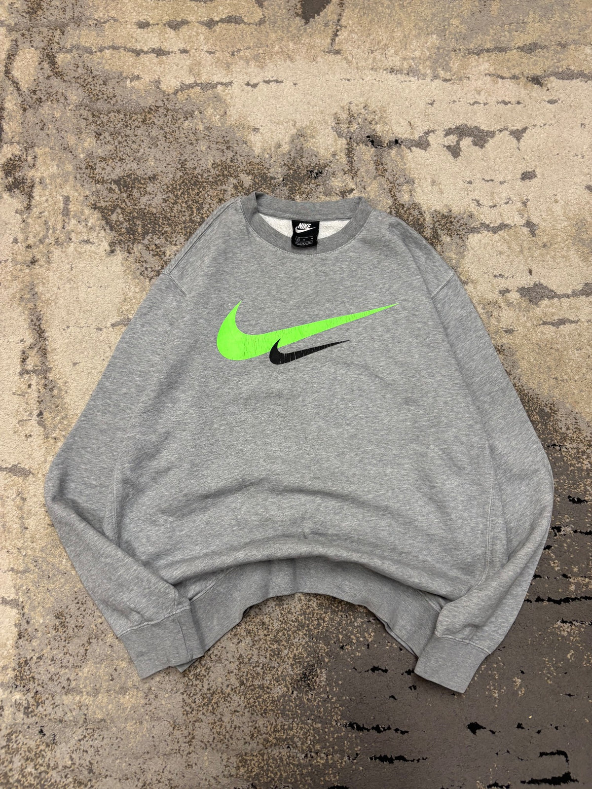 Bluza Nike crevneck, męskie w bardzo dobrym stanie rozmiar M, widok z przodu